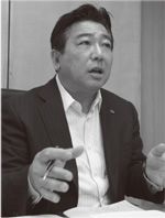 中萬学院代表 中萬隆信